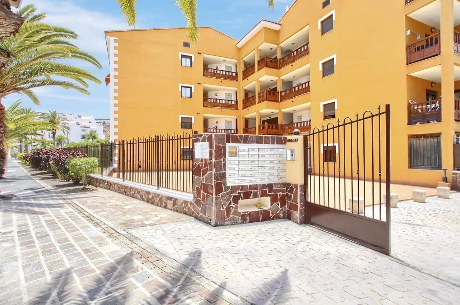 1 Bedroom Apartment Gabry In Palmar